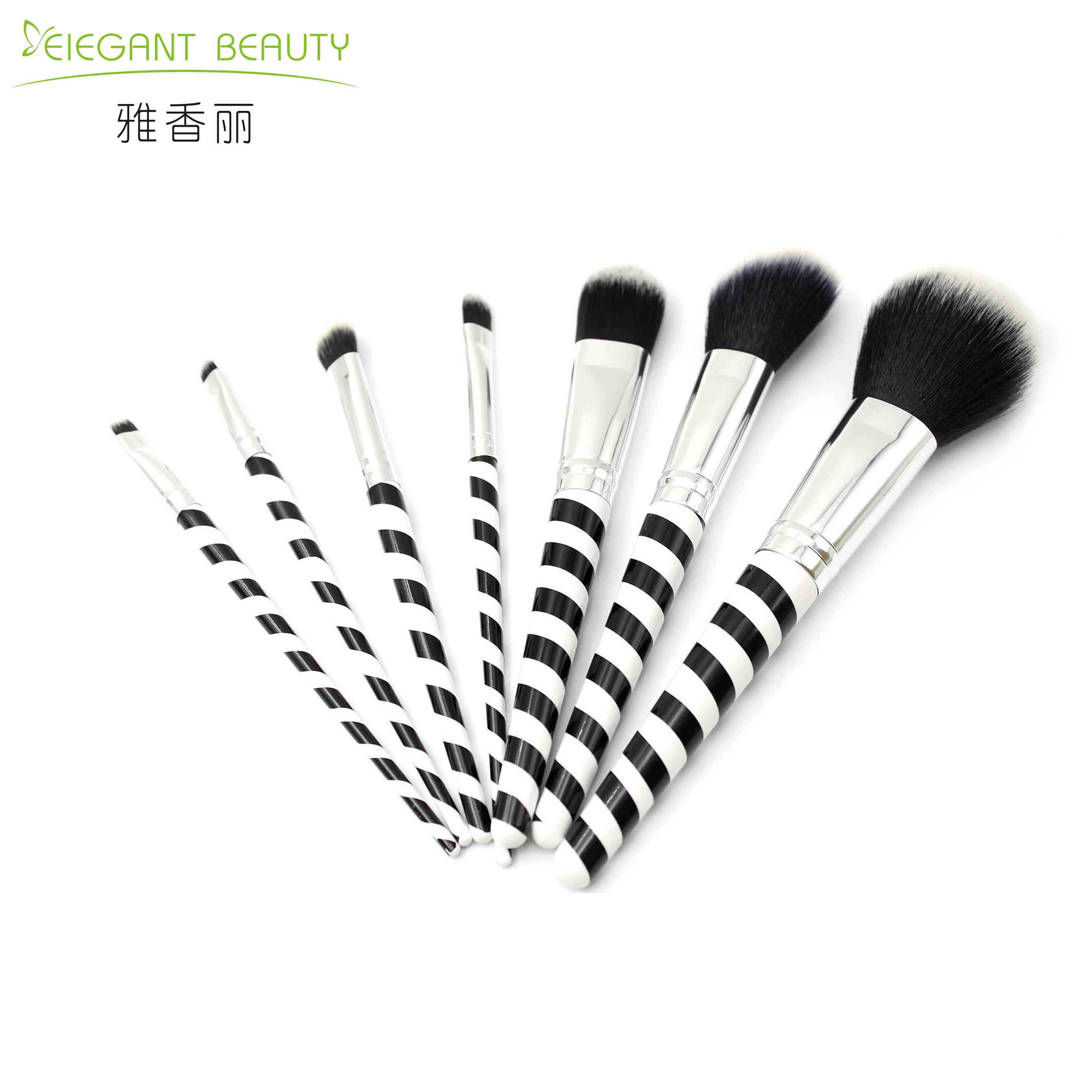 清理化妝刷上彩妝殘留的正確方法，你知道嗎？