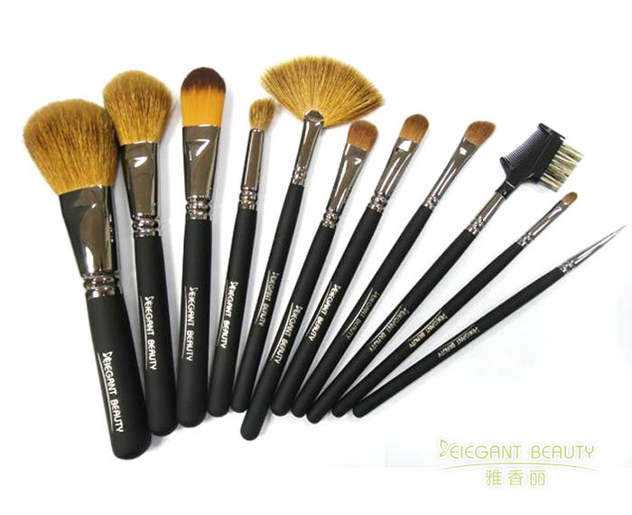 成套化妝刷中的刷毛硬度對(duì)化妝效果有何影響?