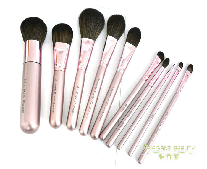 如何保養(yǎng)和維護(hù)定制的化妝刷套裝以延長(zhǎng)使用壽命?