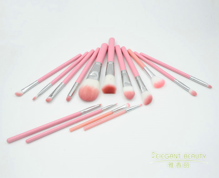 化妝刷工廠刷柄組裝線如何控制刷毛與套管間隙?